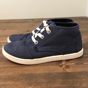 Toms Boys Size 2 Navy Blue High Top Sneakers
